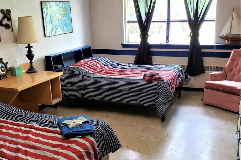 Hodgeville Skool Inn