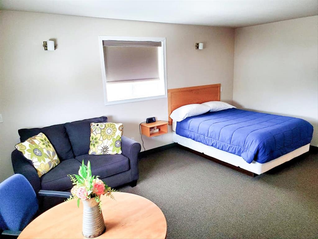 Luseland Community Motel