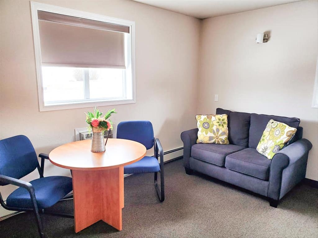 Luseland Community Motel