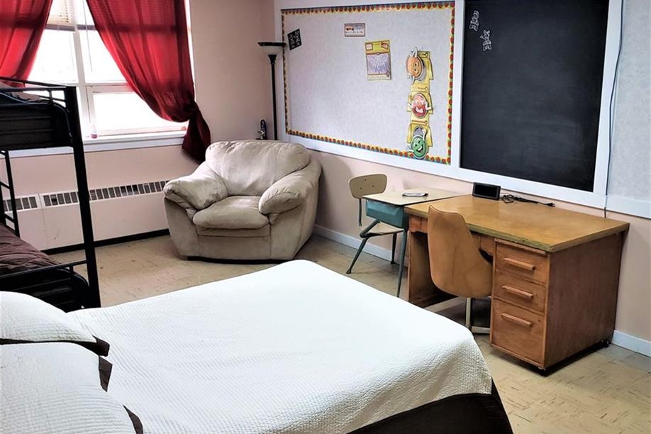 Hodgeville Skool Inn