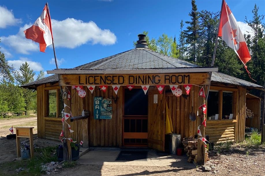Davin Lake Lodge