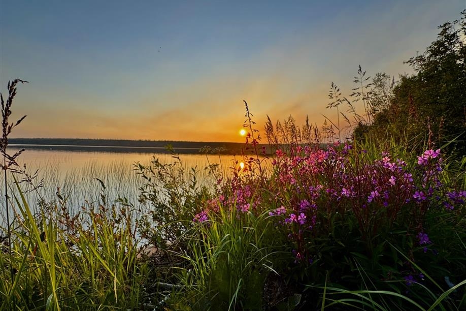 Davin Lake Lodge