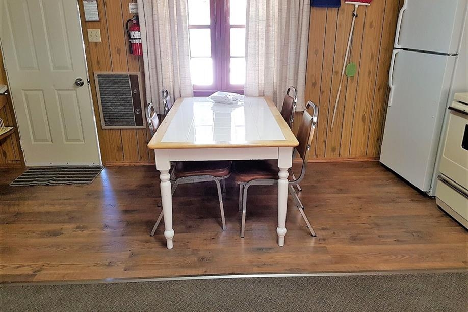 Armstrong Hillcrest Cabins