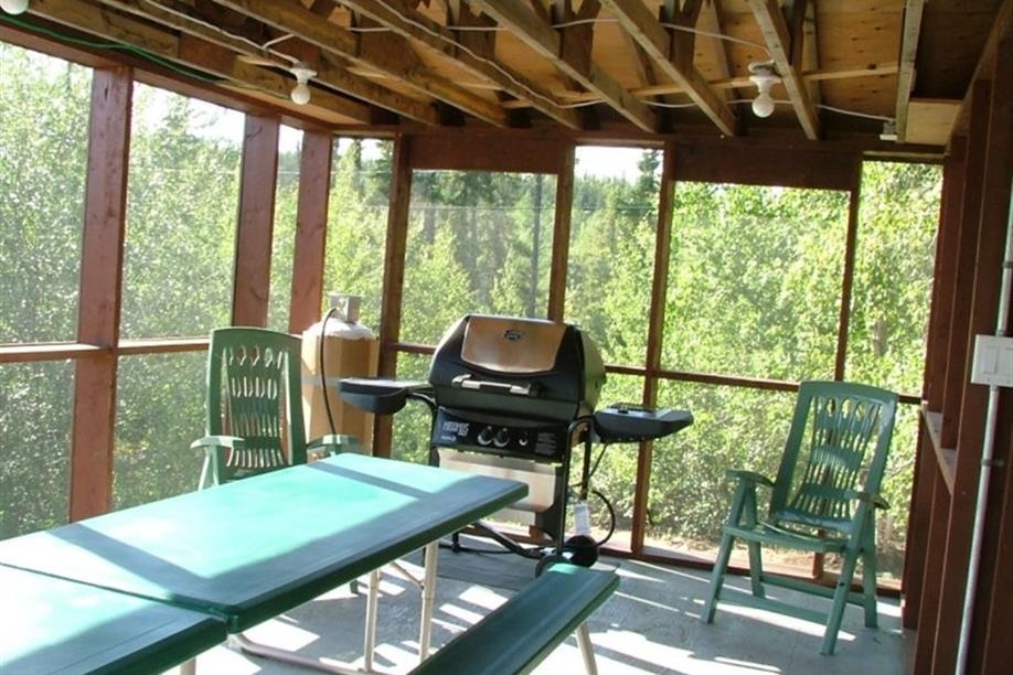 Aurora Lodge Inc - Uranium City - Screened-in gazebo