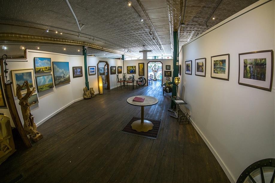 Broken Spoke Fine Art Gallery & Gift Shop