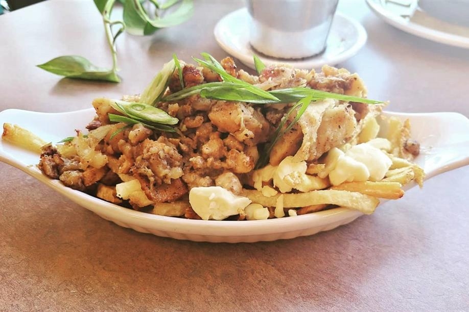 Bud's BBQ - Irish breakfast poutine