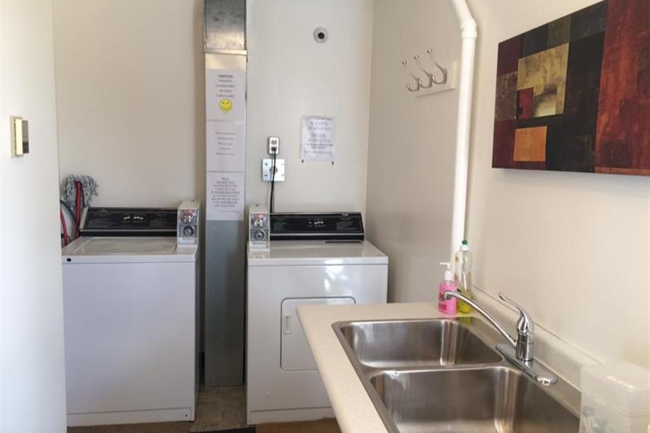 Camp'N RV's laundry facility