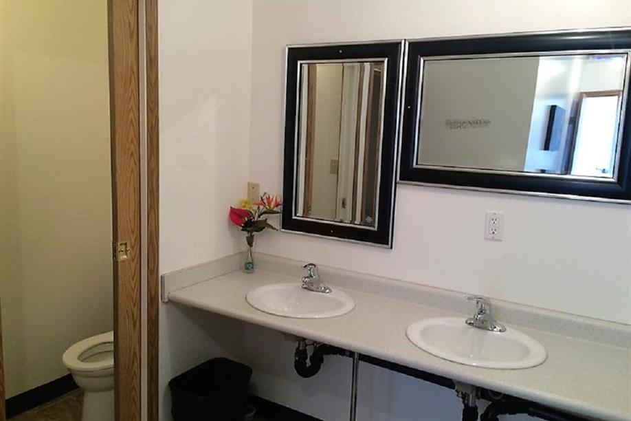 Camp'N RV Shower House