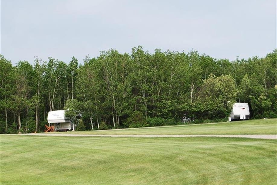 Carlton Trail Regional Park - Campsites