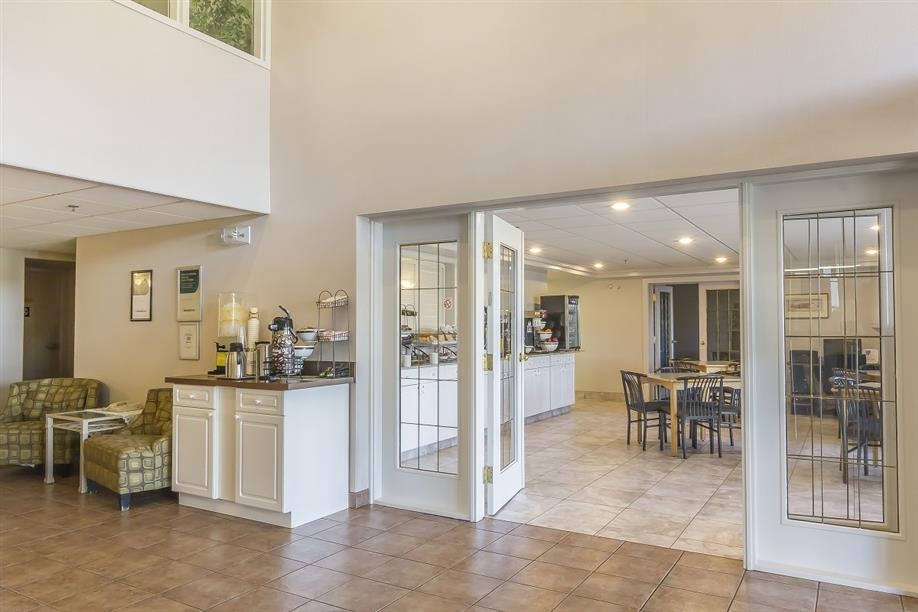 Comfort Inn Moose Jaw - Lobby