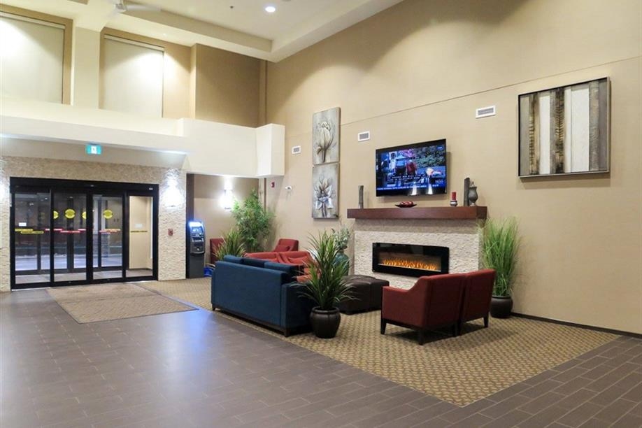 Comfort Suites Regina - Lobby Area