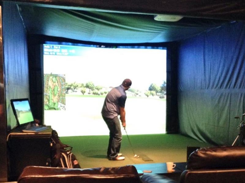 Divots Indoor Golf