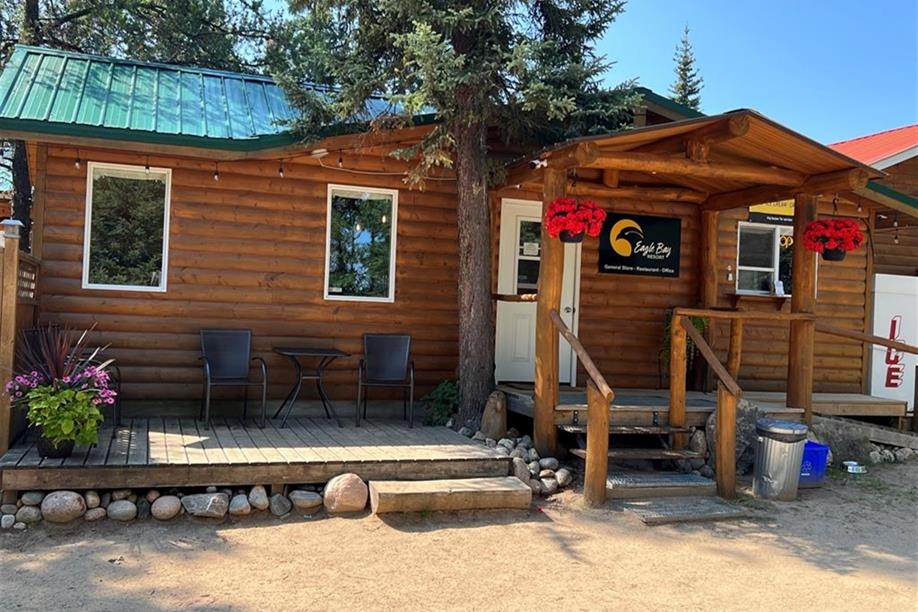 Eagle Bay Resort - Store