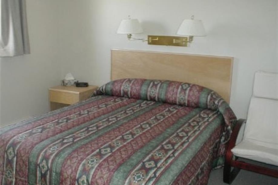 Elbow Sunset Suites & RV Park