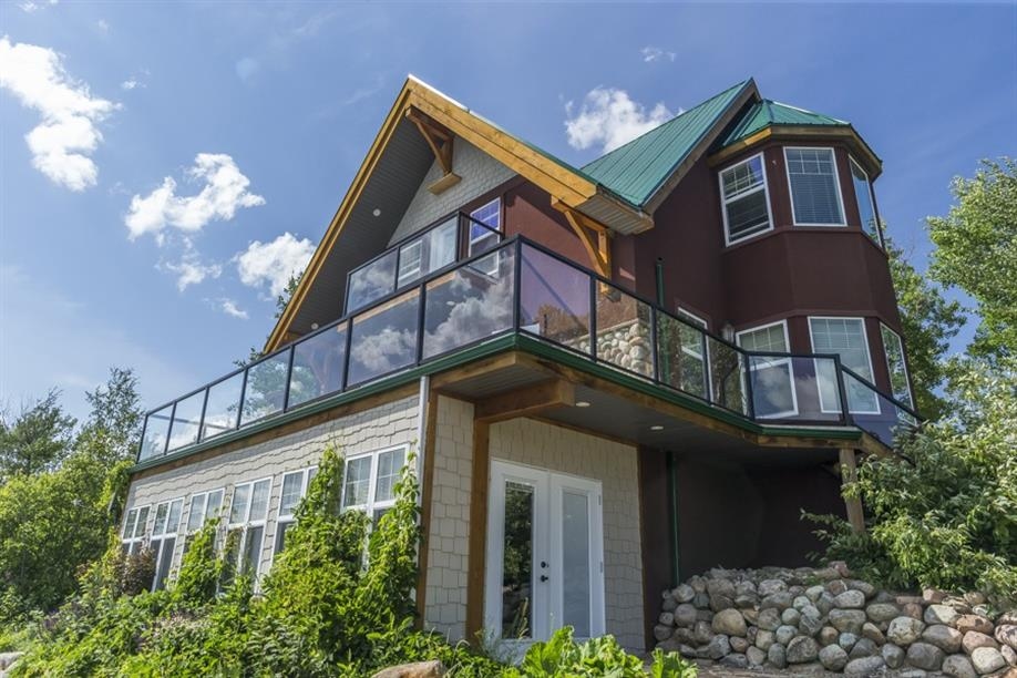 Firesong Resort - The exterior of The Legacy