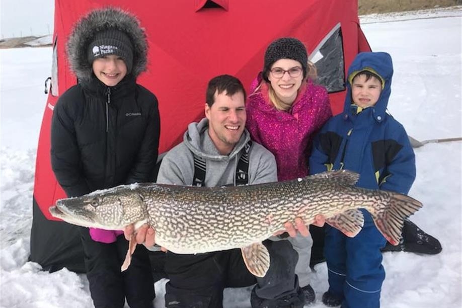 Fishinggeeks - Ice fishing, northern pike