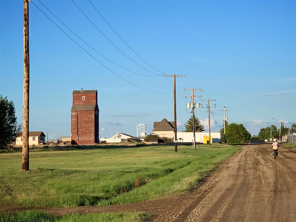 Gravelbourg - 1915 elevator