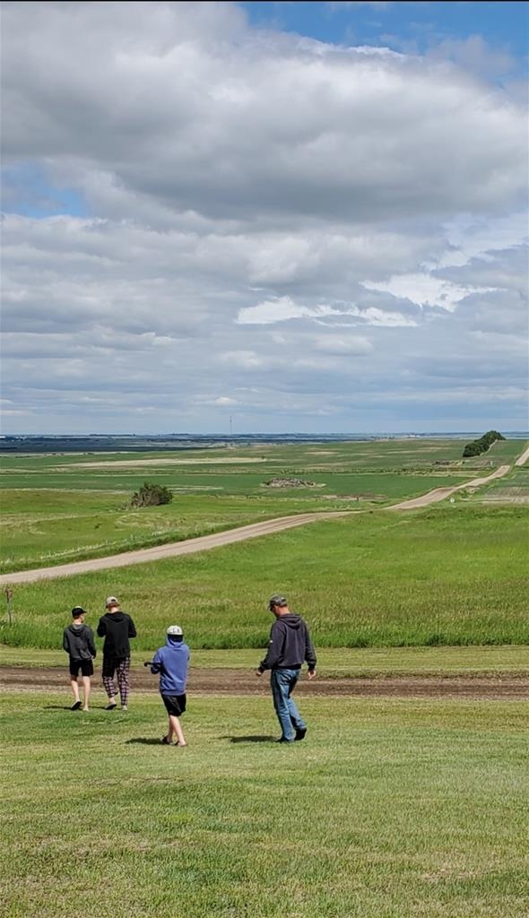 Highland Lodge and Cabin - Ample opportunities for walks and exploration.
