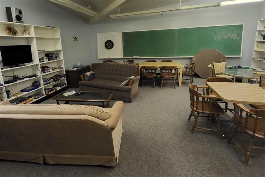 Hodgeville Skool Inn & Hub