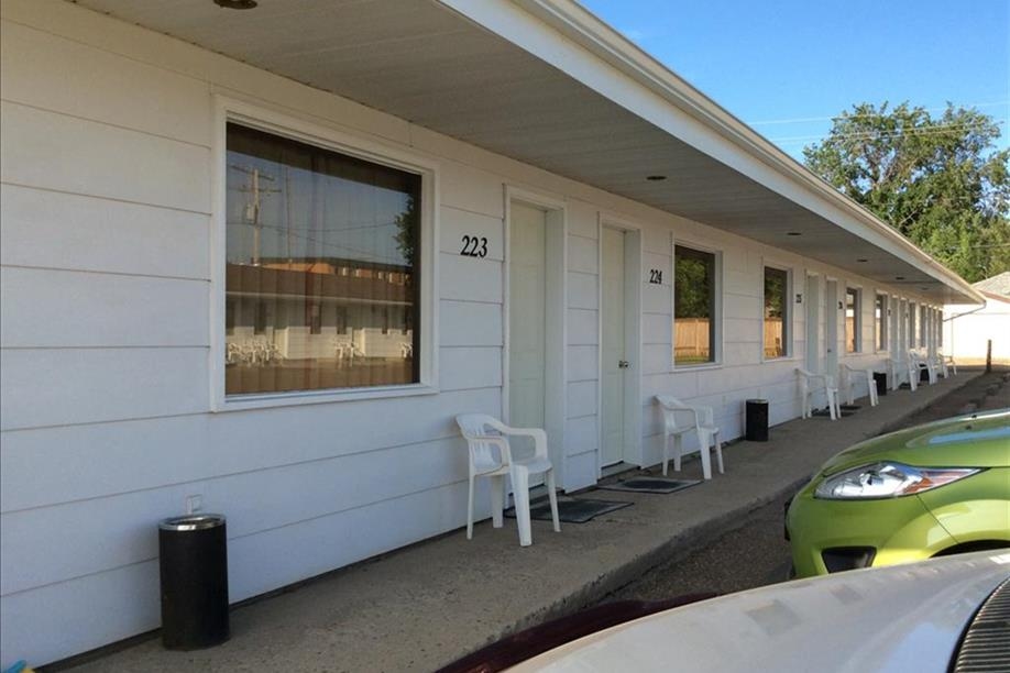 Kelly Ann's Hidden Hilten Motel