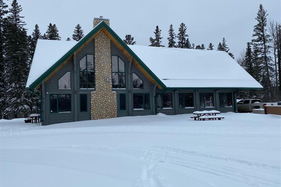 The Knotty Pine Bistro