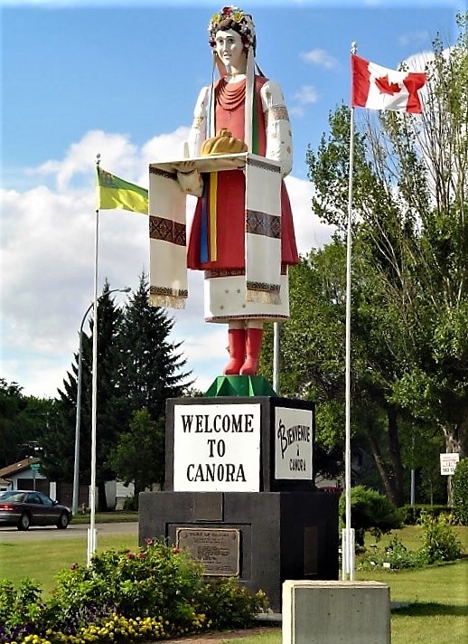 Lesia | Canora Welcome Statue