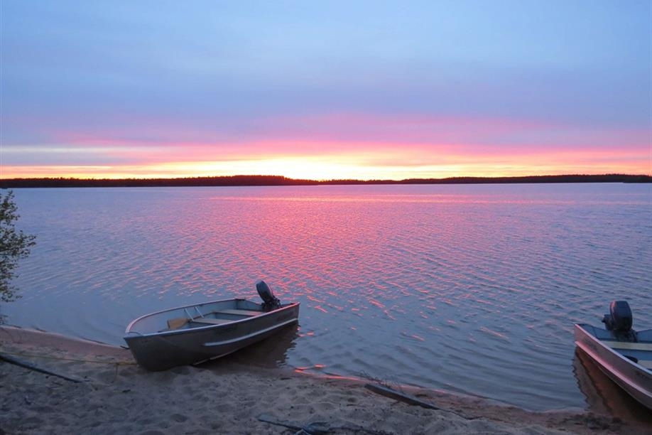 Mawdsley Lake Fishing Lodge