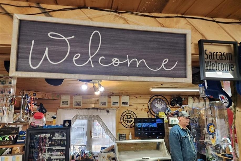 Moose Country Lodge and Service