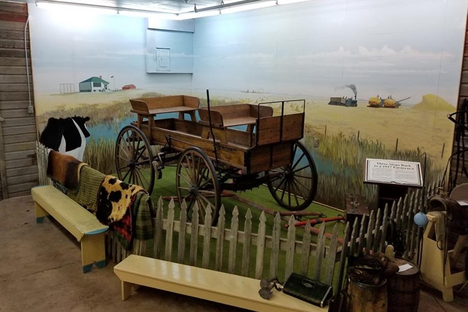 Morse Museum & Cultural Centre - 1917 Farm Display