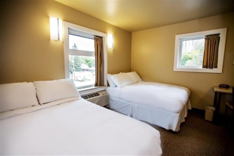 Refresh Inn & Suites - Guest Room