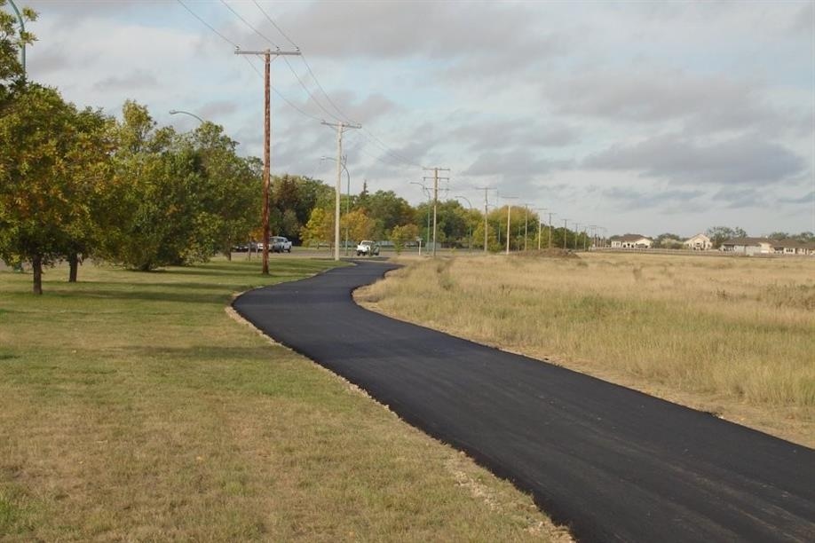 Weyburn - Tatagwa Parkway Trails