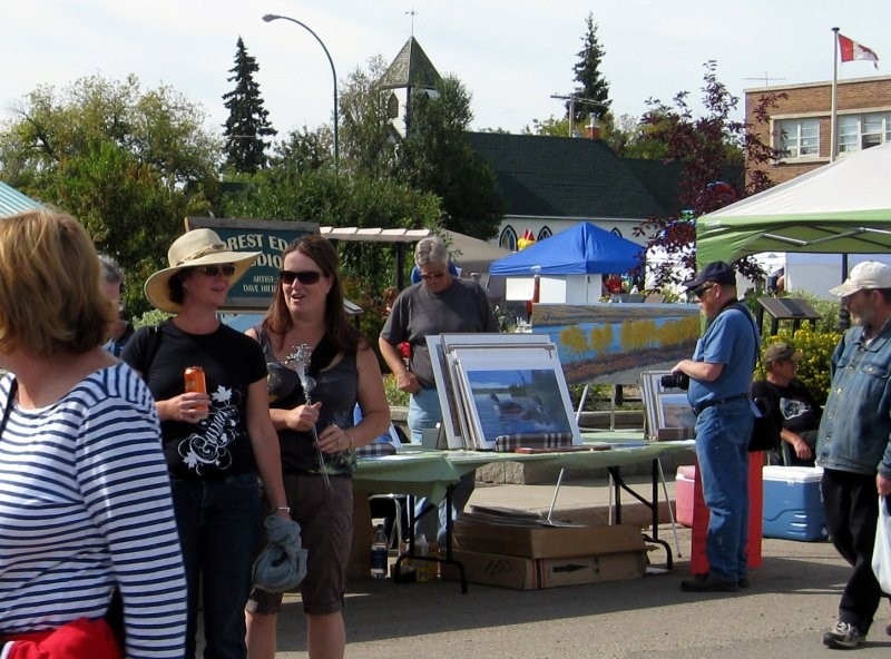 Wild Blueberry Festival - This major event draws thousands of visitors every year. It is consistently rated as one of the best Festivals in Saskatchewan.