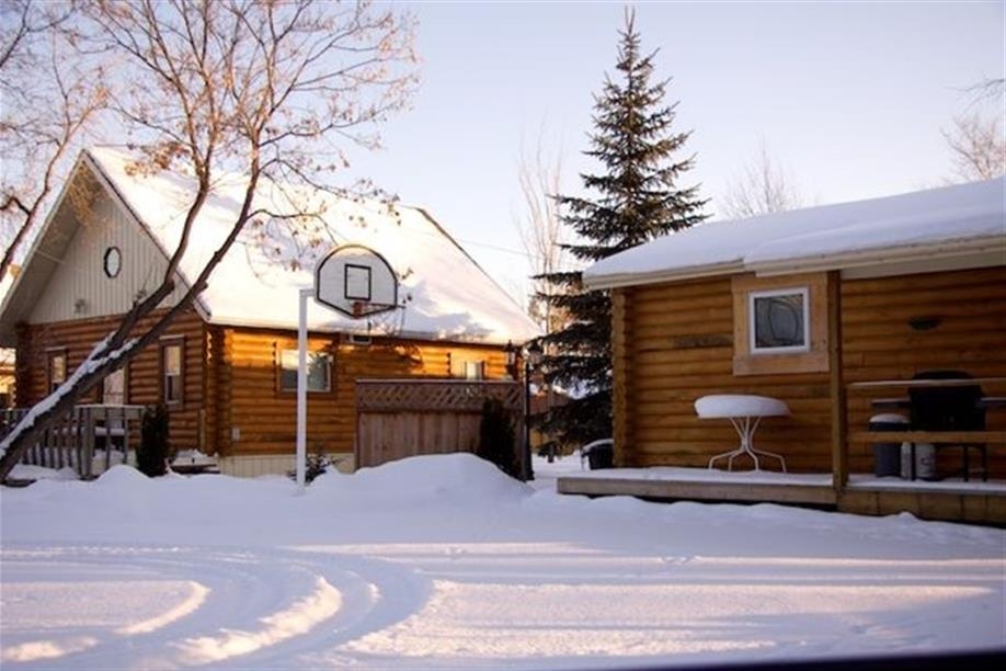 Sundays Log Cabins