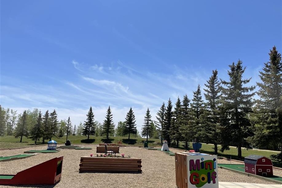 Thomson Lake Regional Park - Mini Golf Course