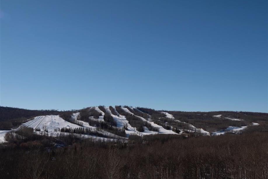 Table Mountain Regional Park - Downhill Ski and Tubing Park