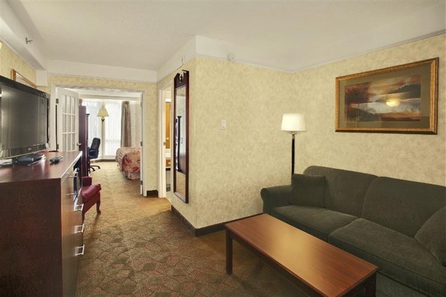 Tropical Inn Hotel and Conference Centre - Suite