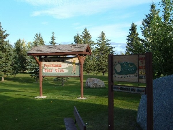 Pineridge golf course is one of the nicest sand green courses in Saskatchewan