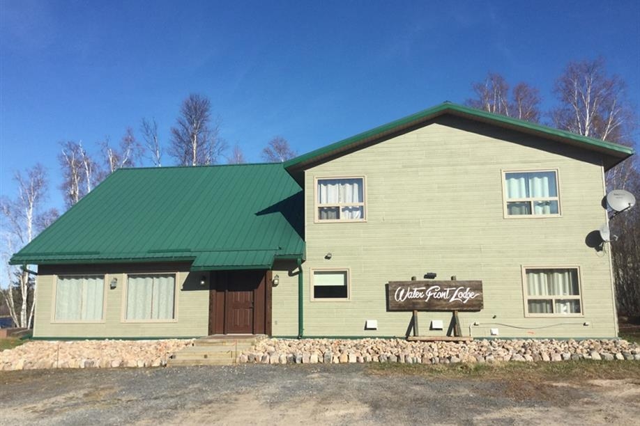 Waterfront Lodge