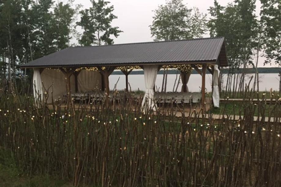 All Season Waters Edge Eco Lodge