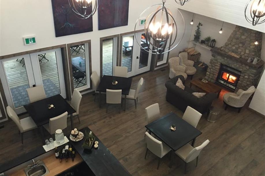 All Season Waters Edge Eco Lodge