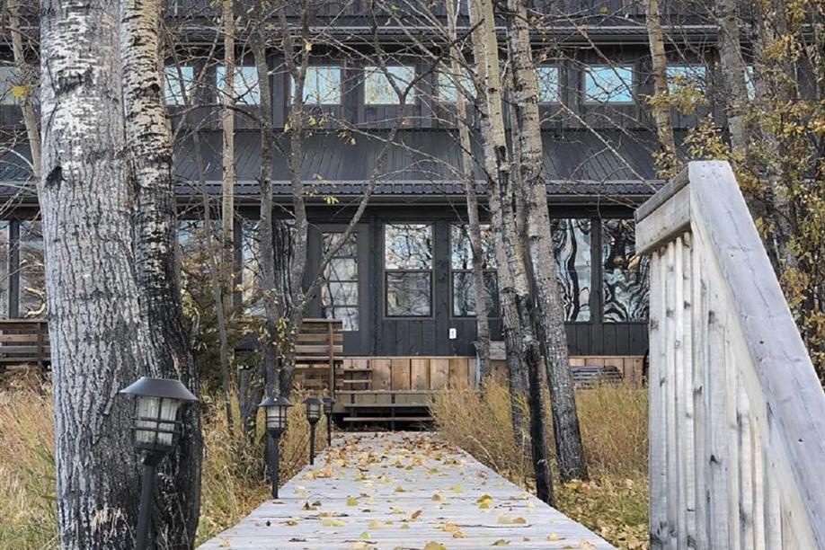 Waters Edge Eco Lodge