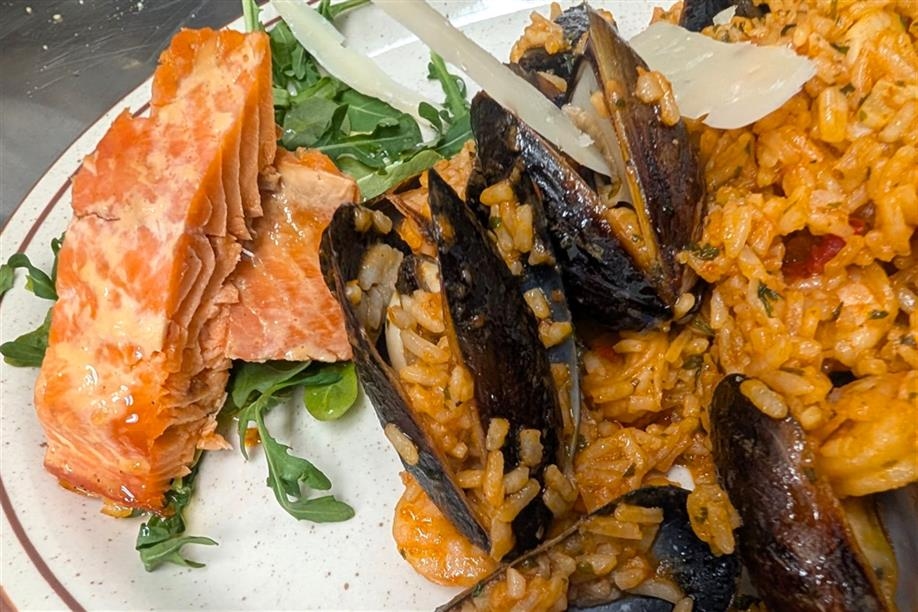 Cheerful Woodpecker Food Store and Restaurant