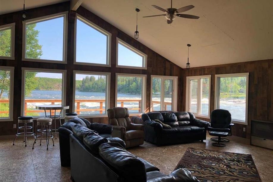 Churchill River Voyageur Lodge