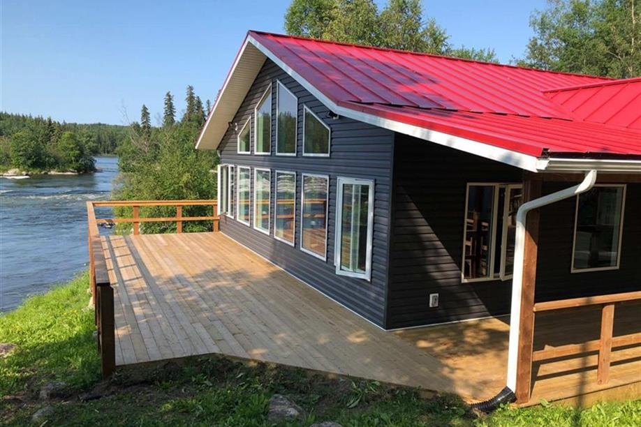 Churchill River Voyageur Lodge