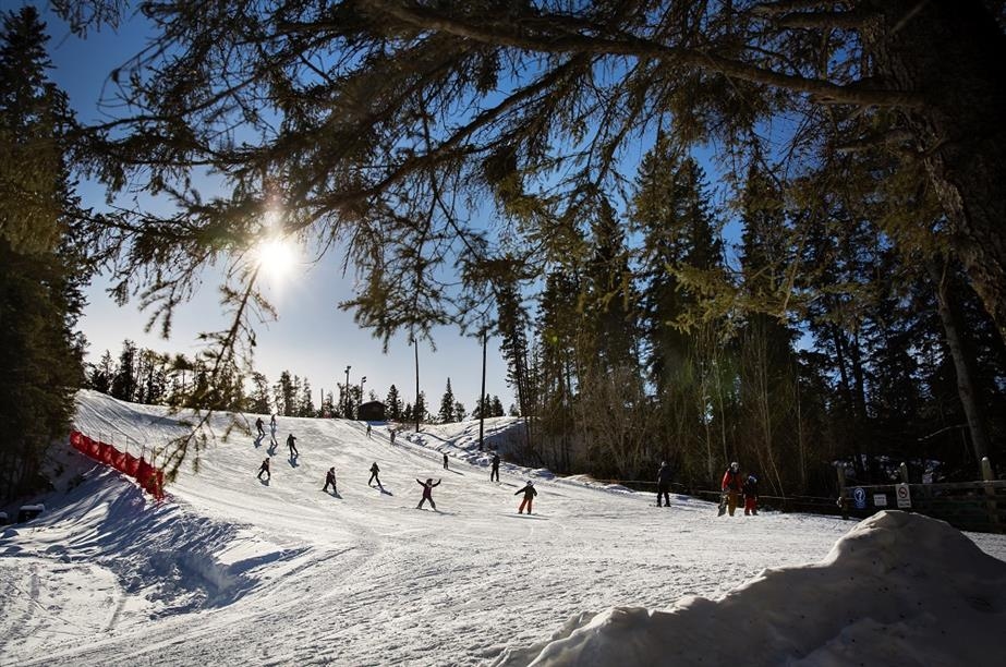Kinsmen Ski and Snowboard Centre