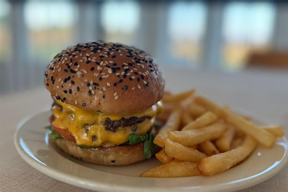 Mainstay Inn Resort & Restaurant