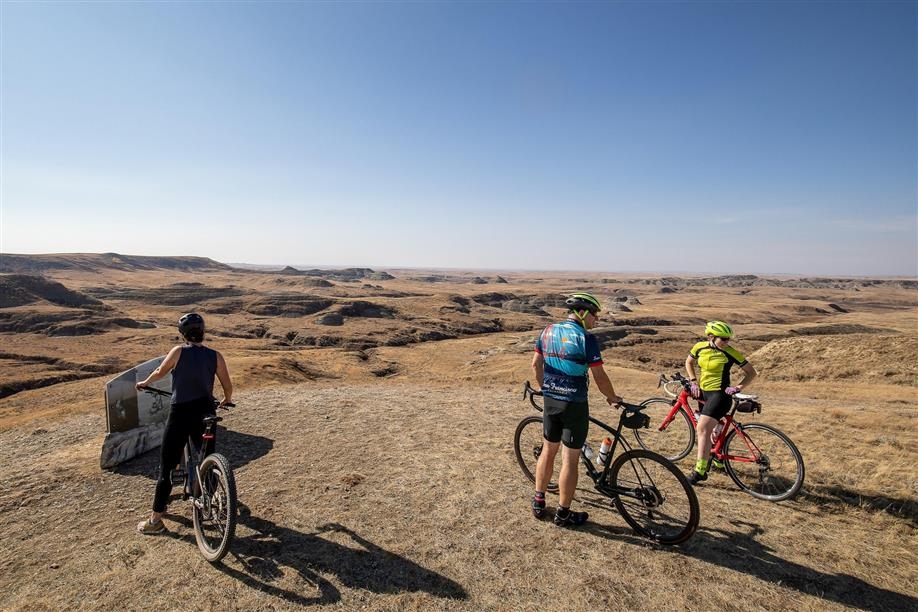 Badlands Parkway; Photo: Tourism Saskatchewan