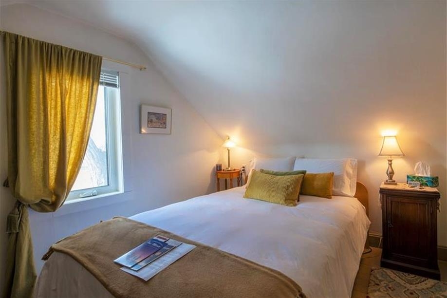 Sky Story Bed & Breakfast