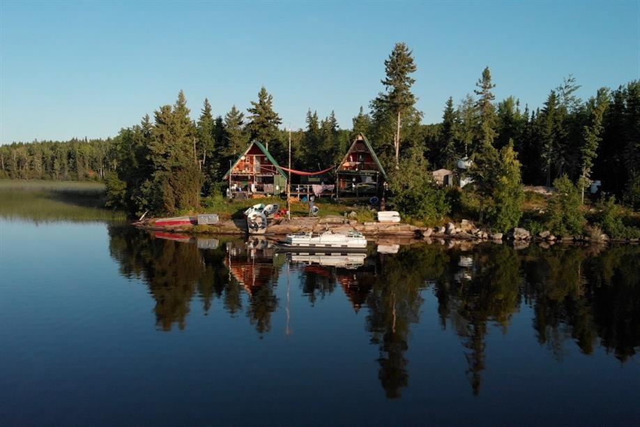 Triveet Lake Lodge