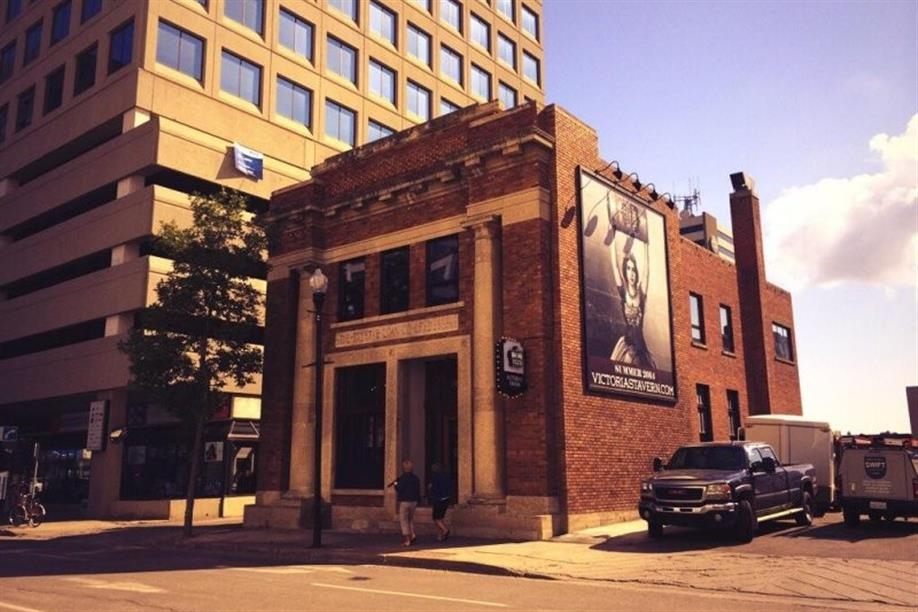 Victoria's Tavern (downtown)